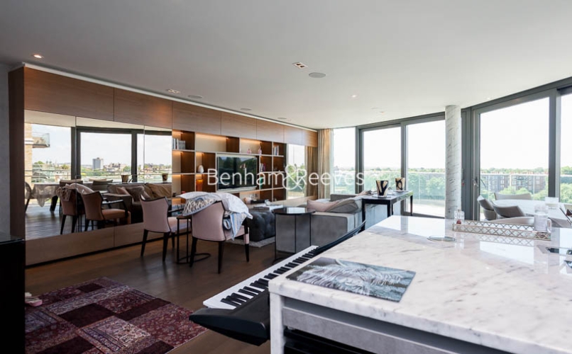 3  bedrooms flat to rent in Goldhurst House, Fulham Reach, W6-image 1