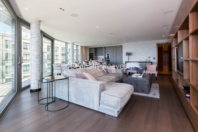3  bedrooms flat to rent in Goldhurst House, Fulham Reach, W6-image 2