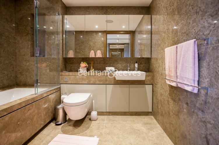 3  bedrooms flat to rent in Goldhurst House, Fulham Reach, W6-image 7