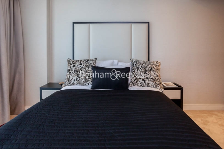 3  bedrooms flat to rent in Goldhurst House, Fulham Reach, W6-image 10