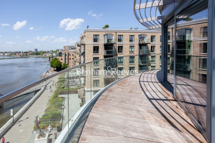 3  bedrooms flat to rent in Goldhurst House, Fulham Reach, W6-image 18