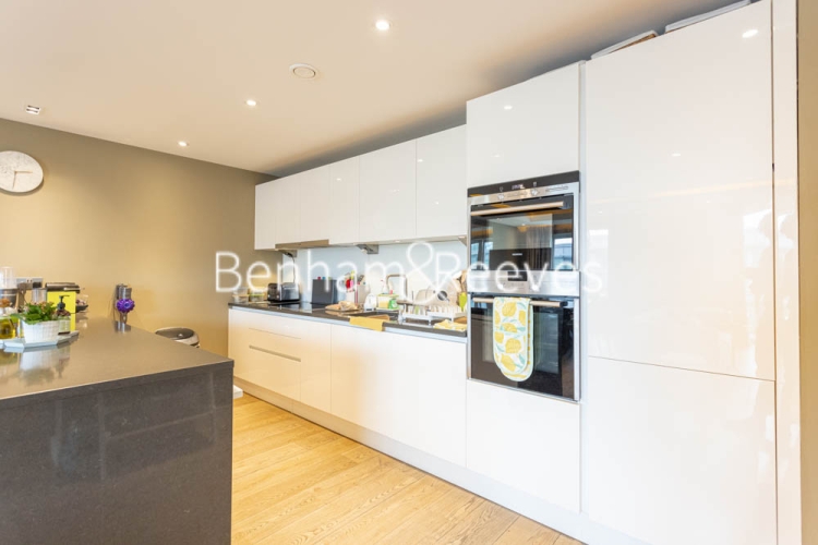 2  bedrooms flat to rent in Distillery Wharf, Hammersmith, W6-image 2
