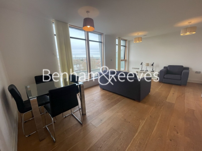 2 bedrooms flat to rent in Colliers wood, Cavendish Road, SW19-image 1