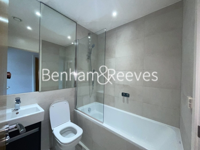 2 bedrooms flat to rent in Colliers wood, Cavendish Road, SW19-image 4