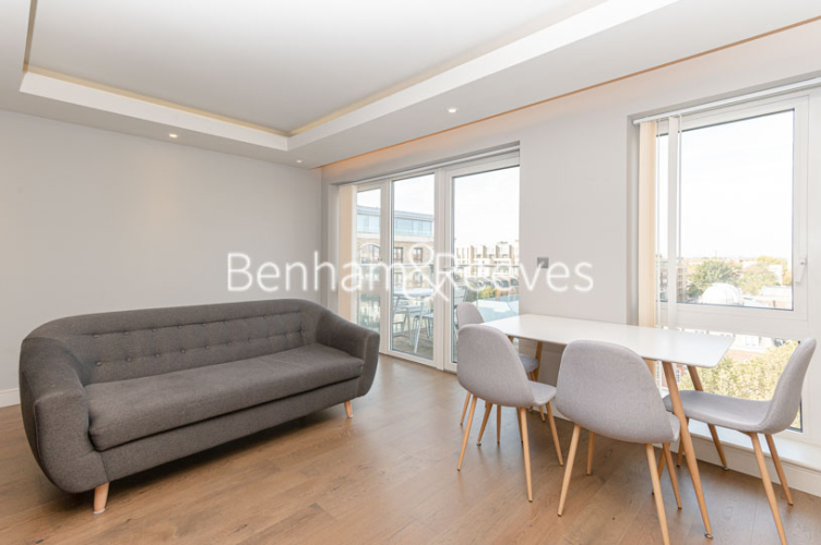 2  bedrooms flat to rent in Parrs Way, Hammersmith, W6-image 1