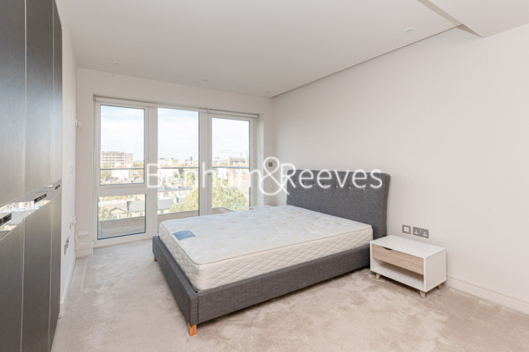 2  bedrooms flat to rent in Parrs Way, Hammersmith, W6-image 3
