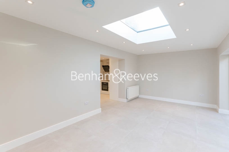 4 bedrooms house to rent in Chancellor Road, Hammersmith, W6-image 8