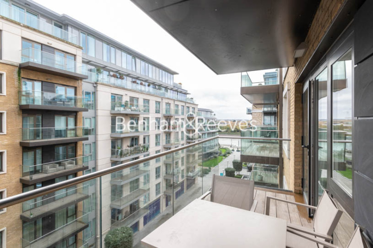 2  bedrooms flat to rent in Parrs Way, Hammersmith, W6-image 5