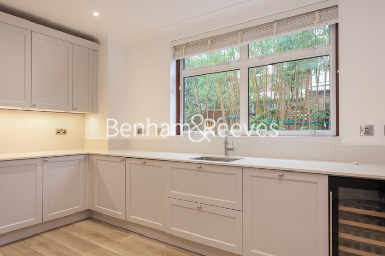 6  bedrooms house to rent in Lord Chancellor Walk, Kingston Upon Thames, KT2-image 2