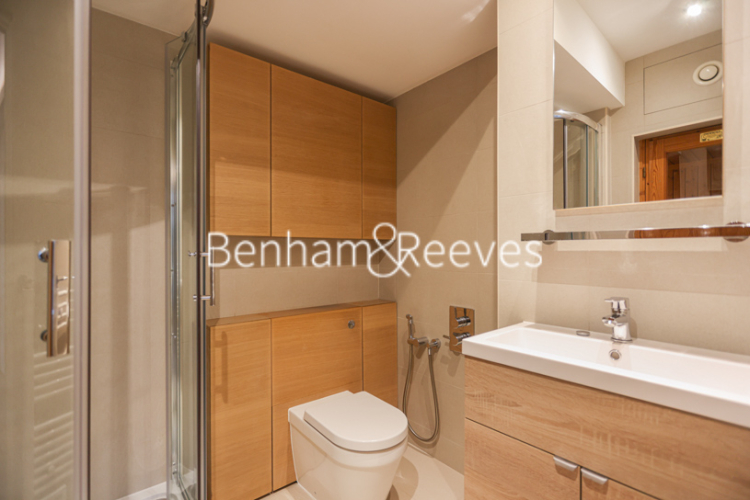 6 bedrooms house to rent in Lord Chancellor Walk, Kingston Upon Thames, KT2-image 4