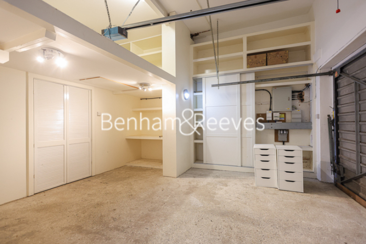 6  bedrooms house to rent in Lord Chancellor Walk, Kingston Upon Thames, KT2-image 17
