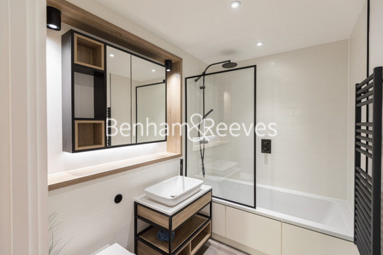 3  bedrooms flat to rent in Matcham House, 21 Glenthorne Road, W6-image 4