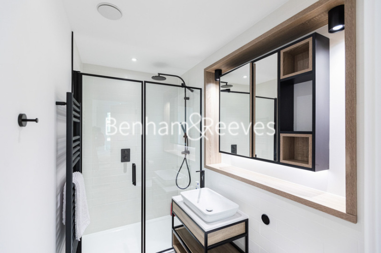 3  bedrooms flat to rent in Matcham House, 21 Glenthorne Road, W6-image 10