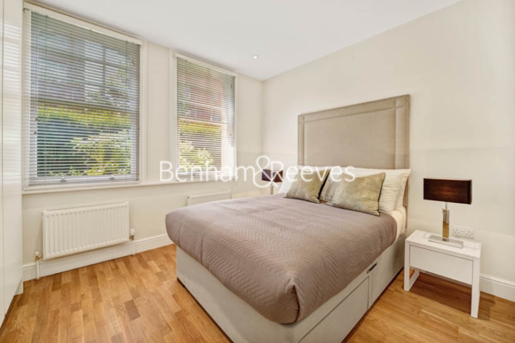 3  bedrooms flat to rent in Hamlet Gardens, Hammersmith, W6-image 3