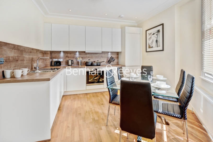 3 bedrooms flat to rent in Hamlet Gardens, Hammersmith, W6-image 6