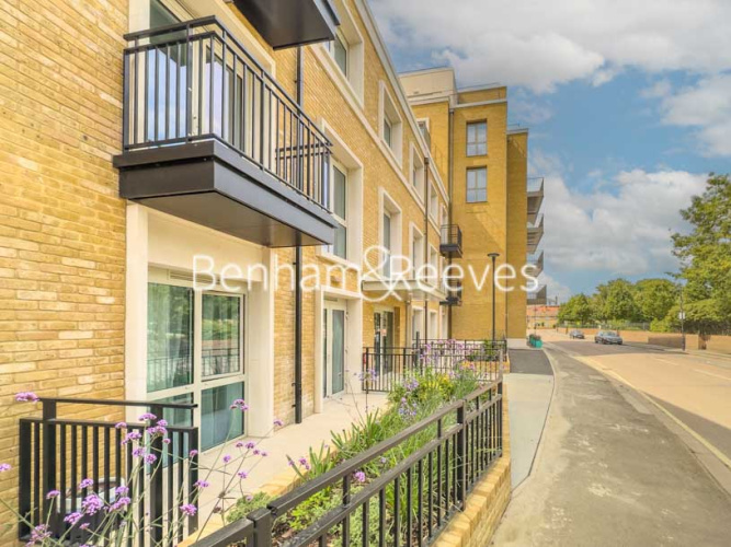 2  bedrooms flat to rent in Holland Court, Fulham Reach, W6-image 6