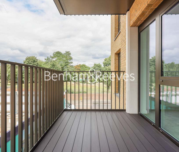 2  bedrooms flat to rent in Holland House, Parrs Way, W6-image 5