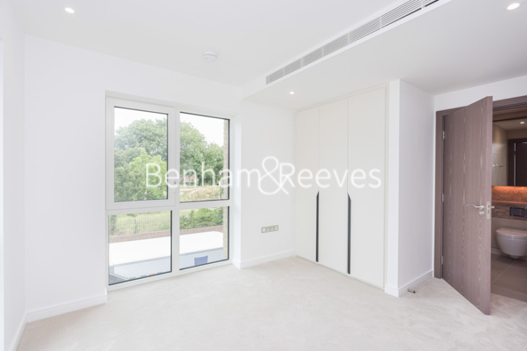 2  bedrooms flat to rent in Holland House, Parrs Way, W6-image 9