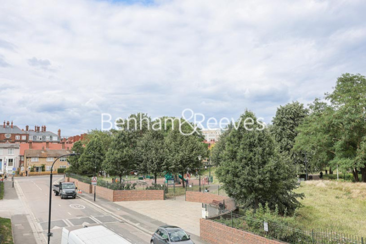 2  bedrooms flat to rent in Holland House, Parrs Way, W6-image 12
