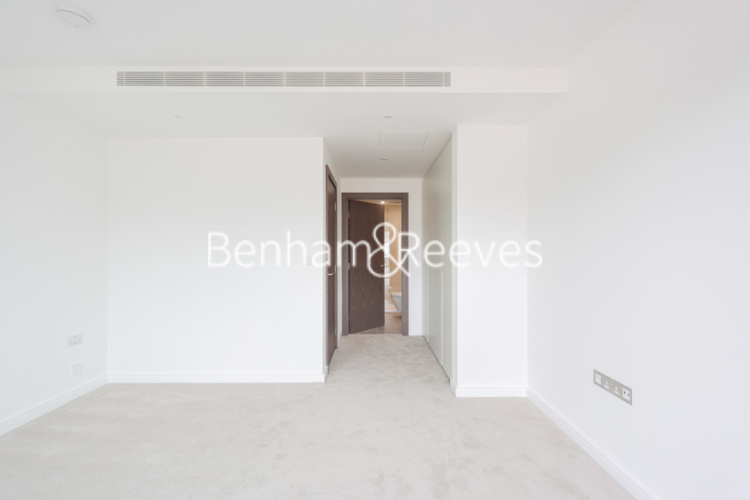 2  bedrooms flat to rent in Holland House, Parrs Way, W6-image 25