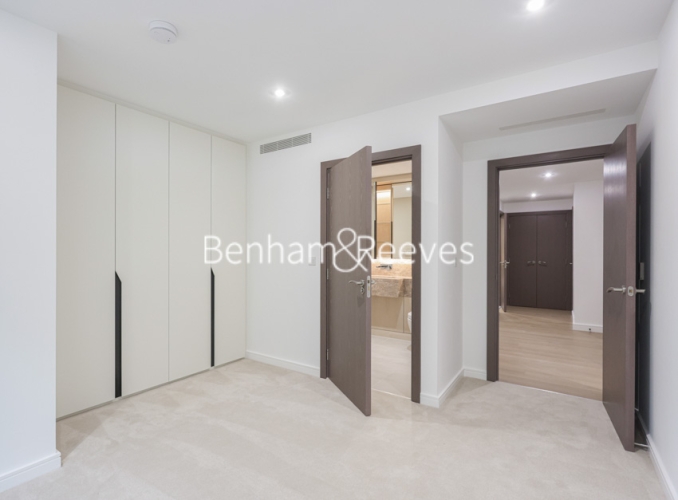 2  bedrooms flat to rent in Holland House, Parrs Way, W6-image 3