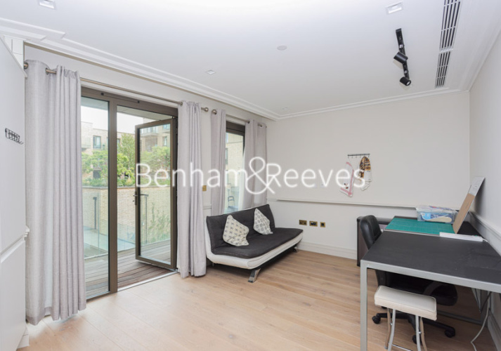 1  bedroom flat to rent in Queens Wharf, Crisp Road, W6-image 1