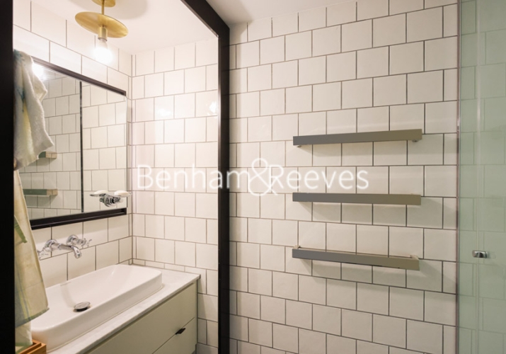 1 bedroom flat to rent in Queens Wharf, Crisp Road, W6-image 4
