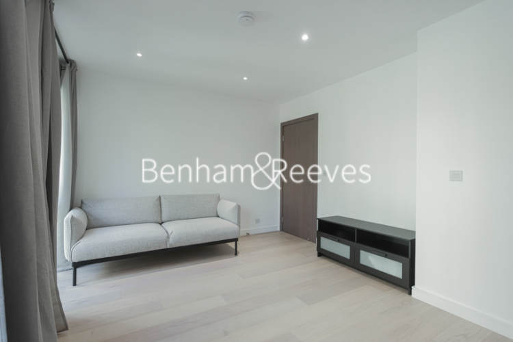 1  bedroom flat to rent in Merrivale Terrace, Distillery Road, SW6-image 1