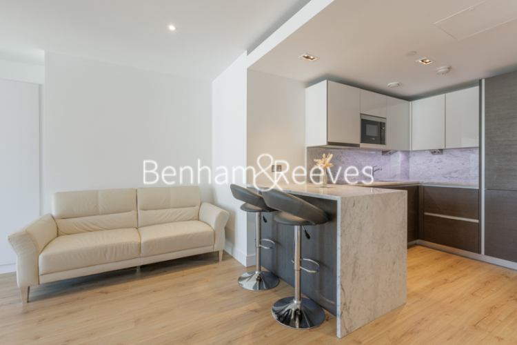 1 bedroom flat to rent in Marquis House, Beadon Road, W6-image 1