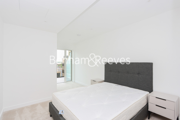 1  bedroom flat to rent in Holland House, Parrs Way, W6-image 3