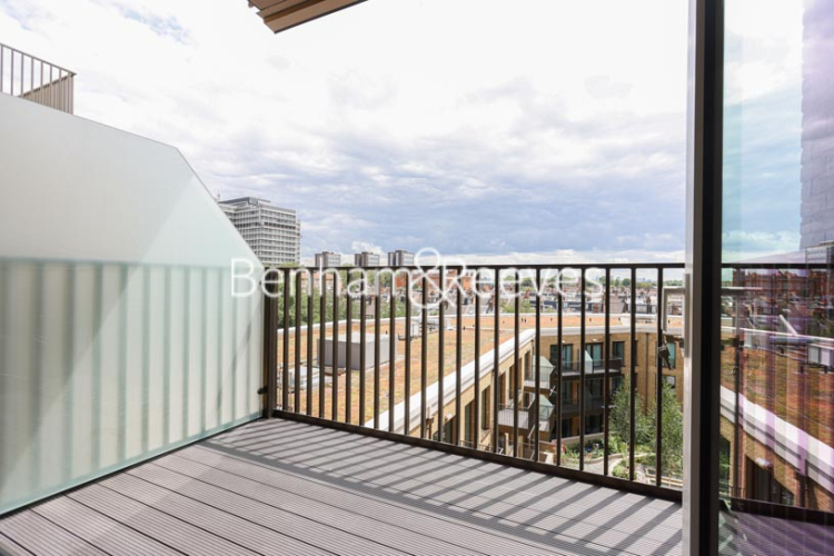 1 bedroom flat to rent in Holland House, Parrs Way, W6-image 5