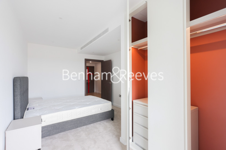 1 bedroom flat to rent in Holland House, Parrs Way, W6-image 17