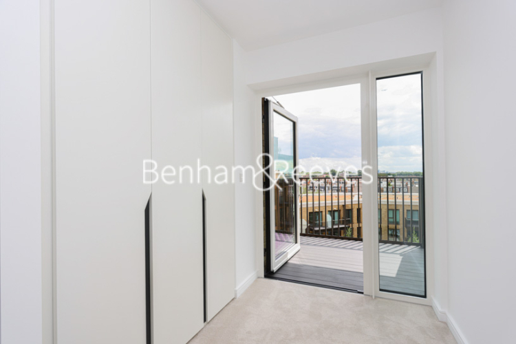 1 bedroom flat to rent in Holland House, Parrs Way, W6-image 20