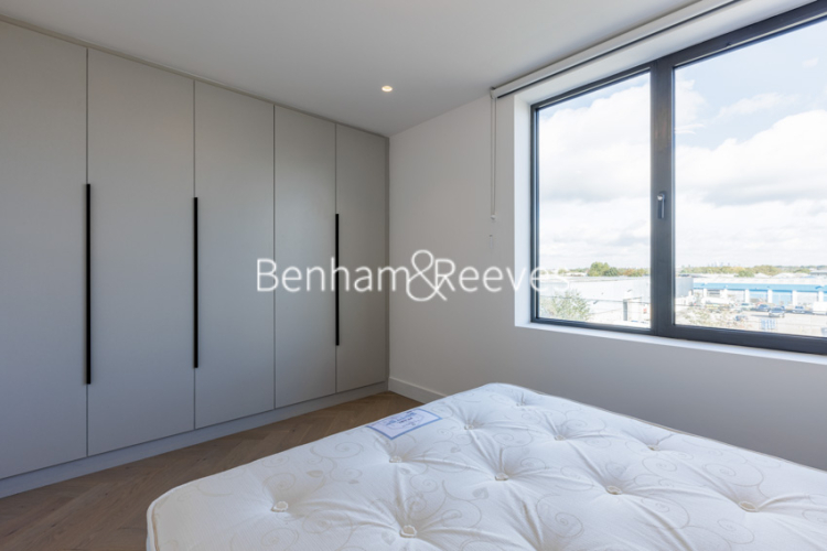1  bedroom flat to rent in Durnsford Road, Wimbledon, SW19-image 4