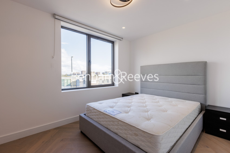 1  bedroom flat to rent in Durnsford Road, Wimbledon, SW19-image 8