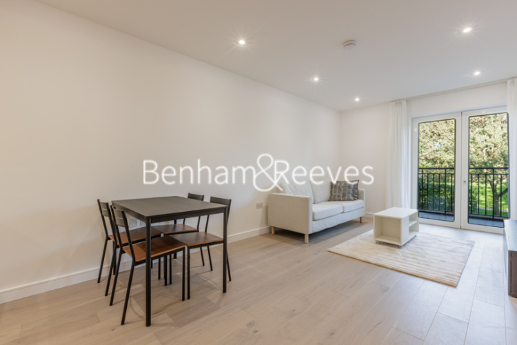 2  bedrooms flat to rent in Distillery Road, Hammersmith, W6-image 1