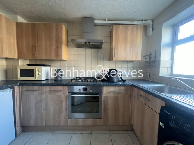 3  bedrooms house to rent in Albion Mews, Hammersmith, W6-image 2