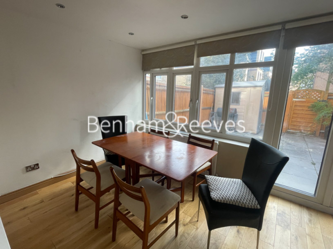3  bedrooms house to rent in Albion Mews, Hammersmith, W6-image 3