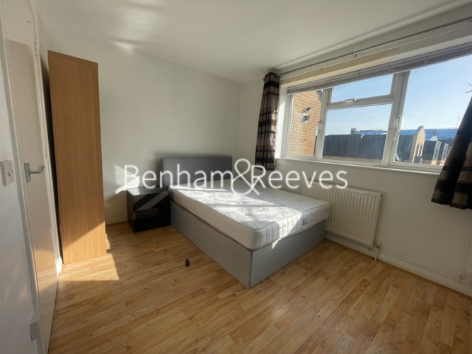 3  bedrooms house to rent in Albion Mews, Hammersmith, W6-image 4