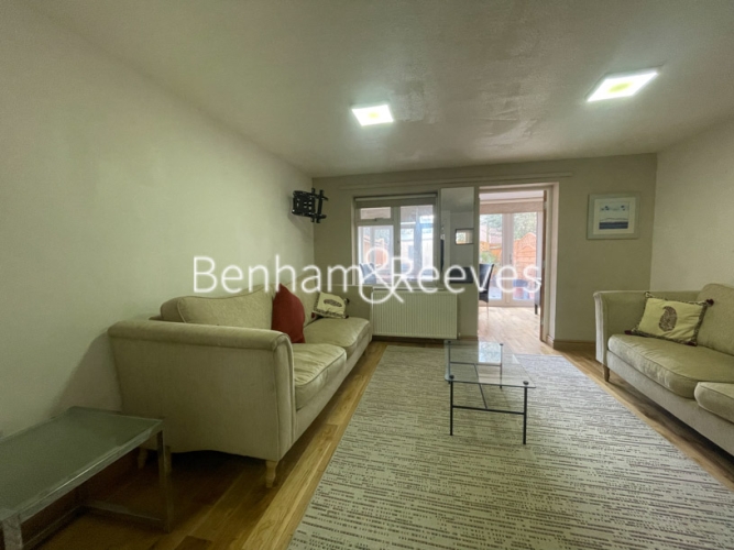 3  bedrooms house to rent in Albion Mews, Hammersmith, W6-image 11