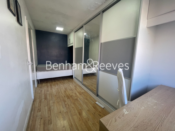 3  bedrooms house to rent in Albion Mews, Hammersmith, W6-image 12
