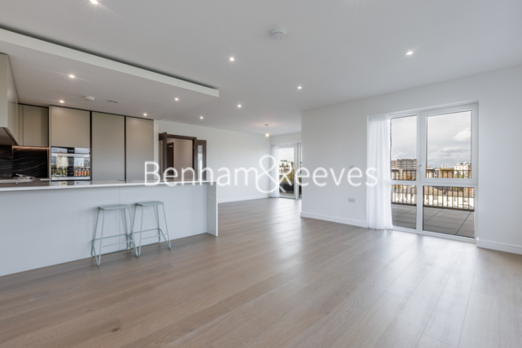 3  bedrooms flat to rent in Parrs Way, Hammersmith, W6-image 1