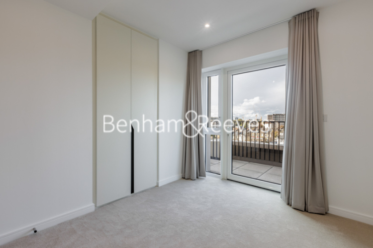 3  bedrooms flat to rent in Parrs Way, Hammersmith, W6-image 11