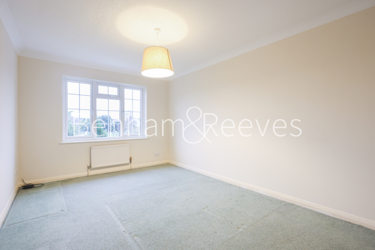 3 bedrooms flat to rent in Langham place, Hammersmith, W4-image 12
