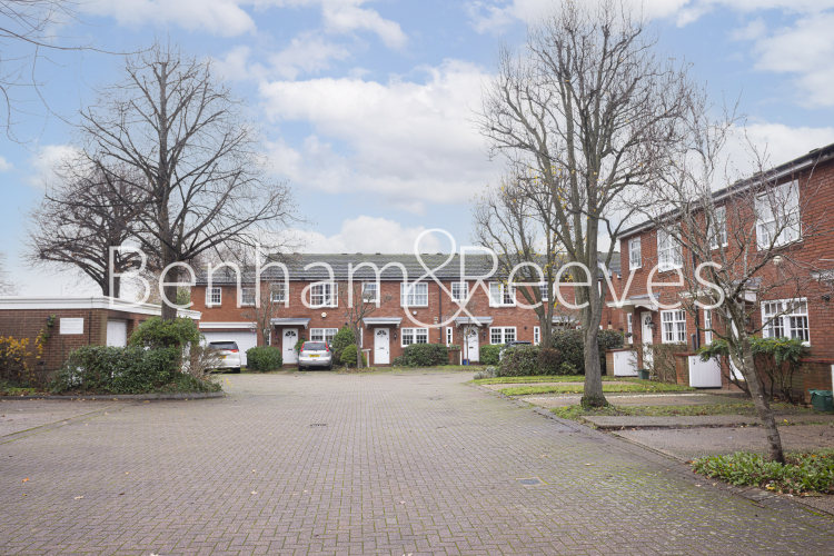 3 bedrooms flat to rent in Langham place, Hammersmith, W4-image 13