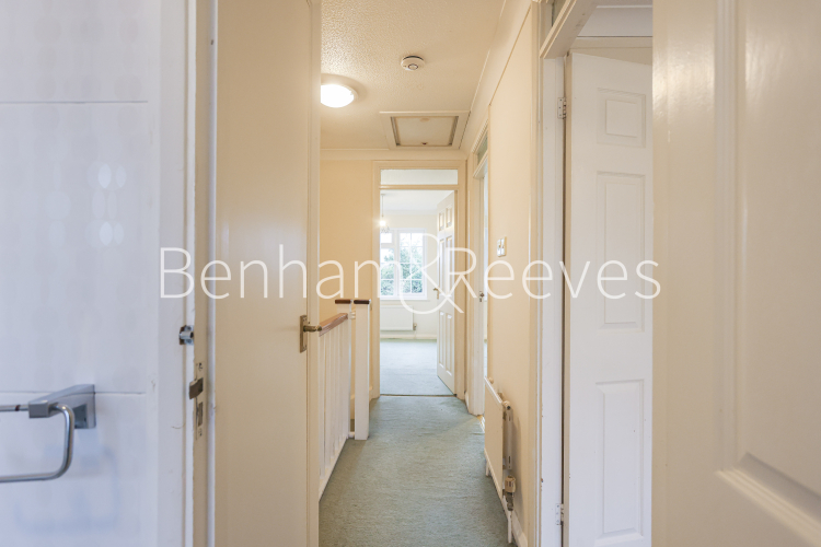 3 bedrooms flat to rent in Langham place, Hammersmith, W4-image 18