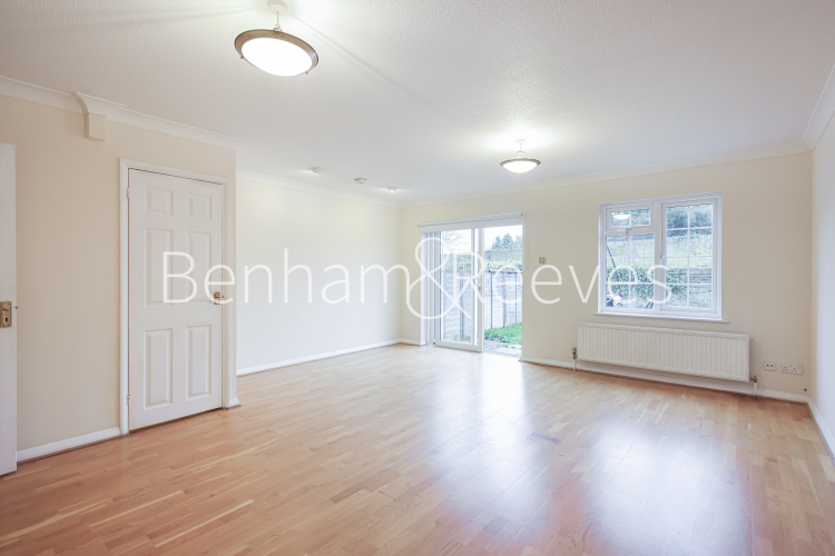 3 bedrooms flat to rent in Langham place, Hammersmith, W4-image 20