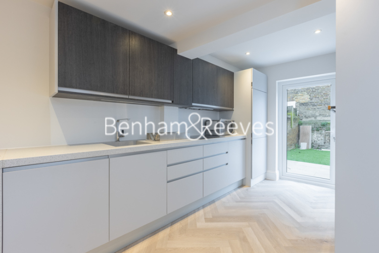 4 bedrooms house to rent in Everington Street, Hammersmith, W6-image 2