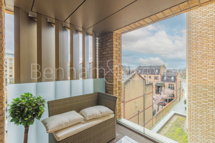 1  bedroom flat to rent in Queens Wharf, Crisp Road, W6-image 5