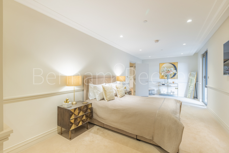 1  bedroom flat to rent in Queens Wharf, Crisp Road, W6-image 8